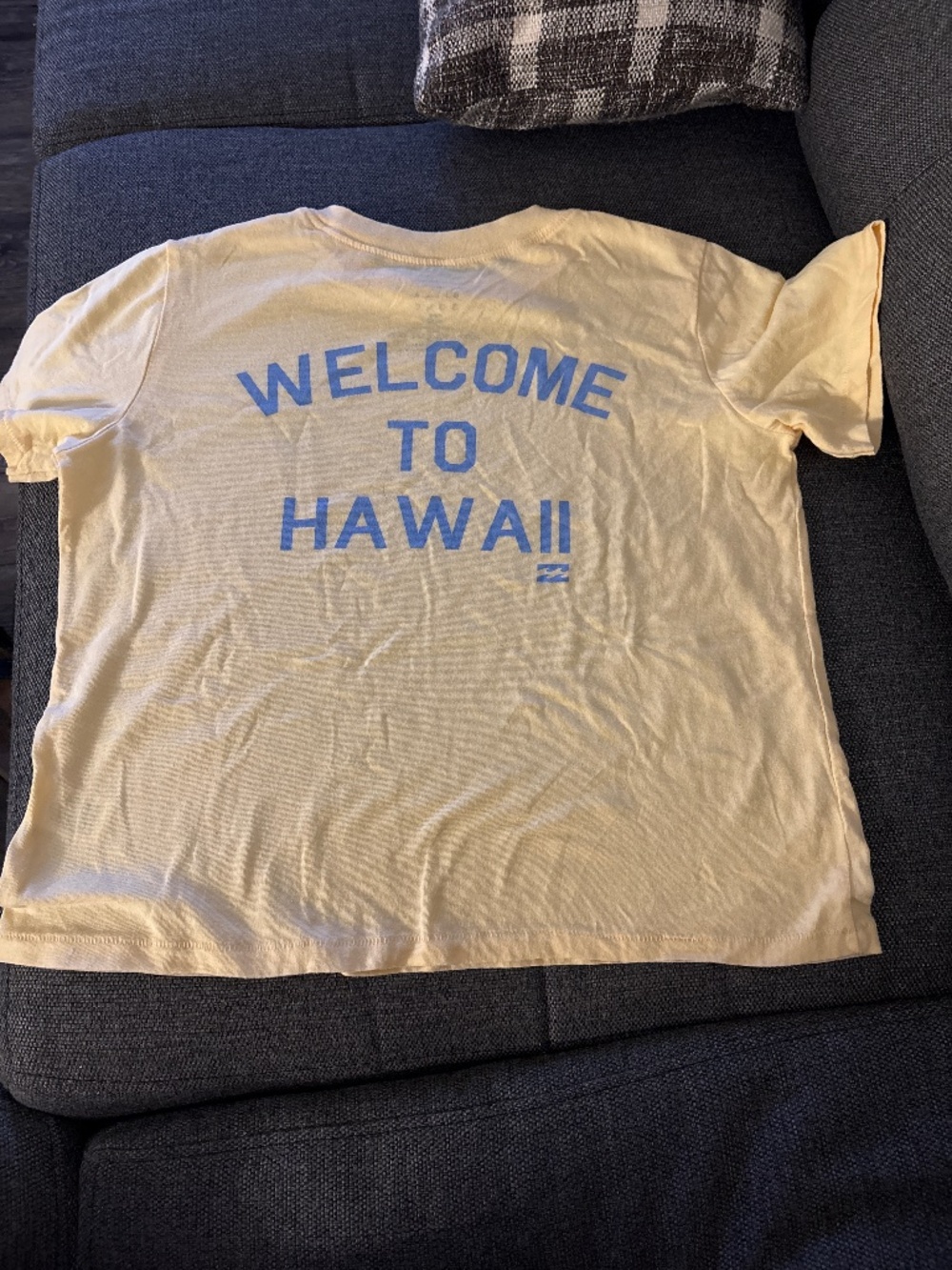 Billabong yellow t shirt.